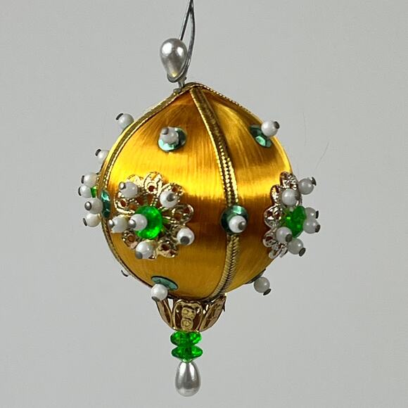 Vintage Handmade Satin Wrapped Beaded Christmas Ornament Pair 2.5‑3″ - Picture 6 of 10